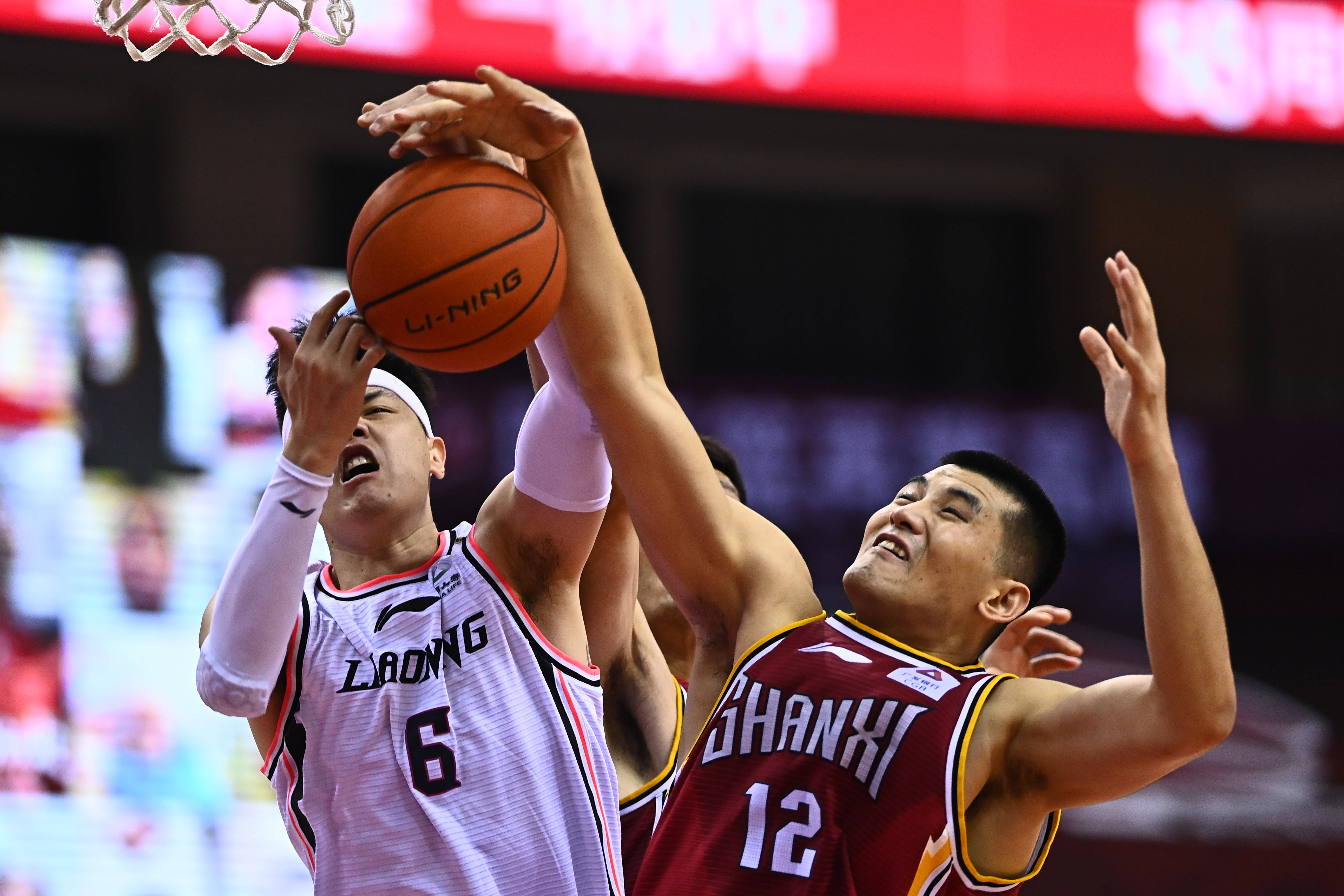 通常伴随着 通常伴随着